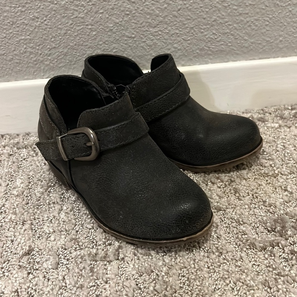 Toddler girl booties size 7